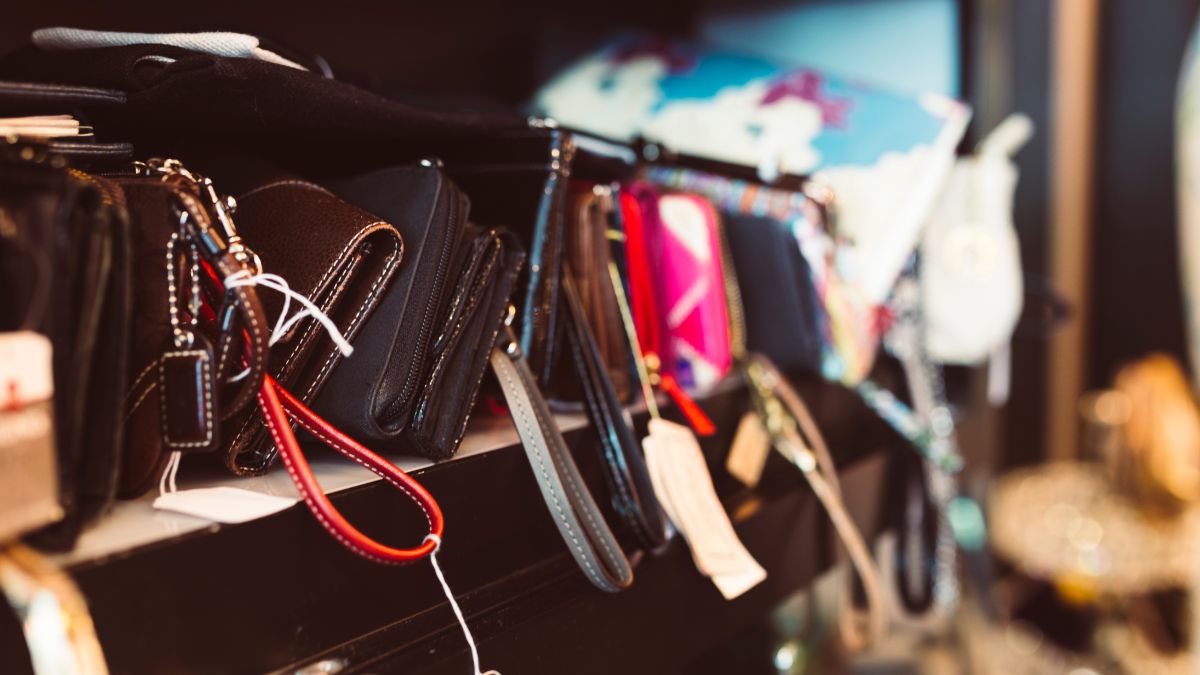 How to Become a Brighton Handbags Retailer | SkillsAndTech