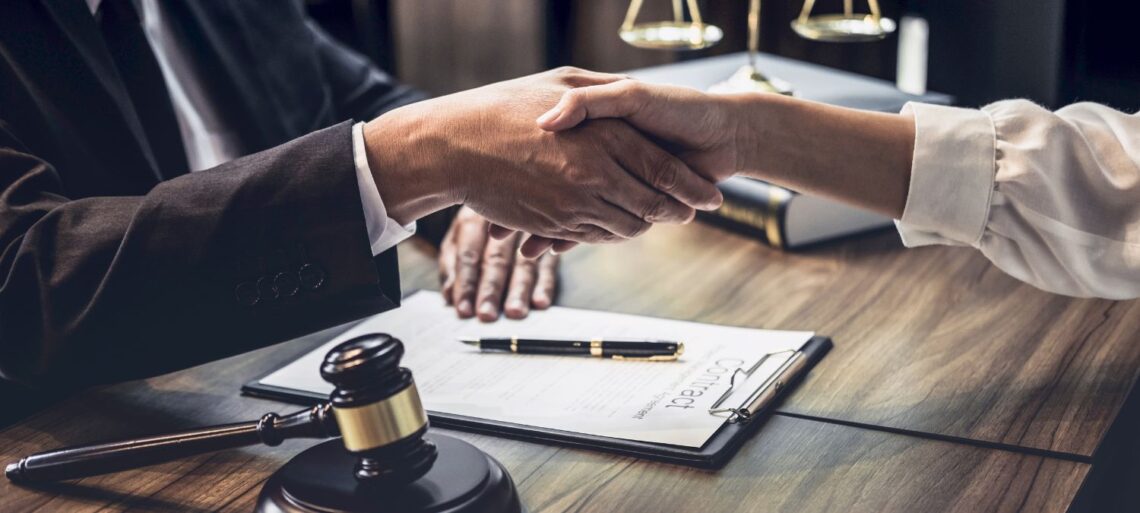 How To Become A Corporate Lawyer | SkillsAndTech