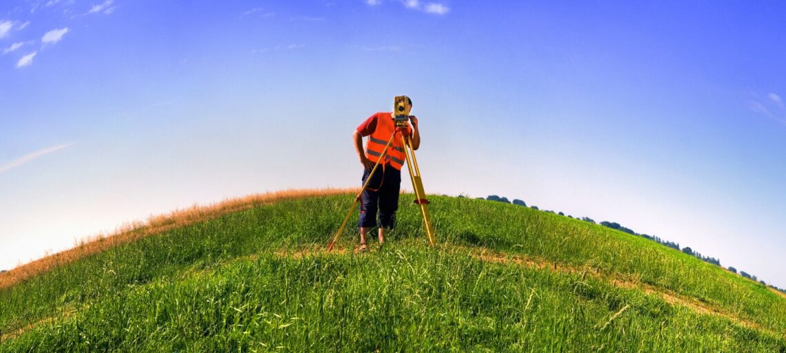 How To Become a Surveyor Complete Guide | SkillsAndTech