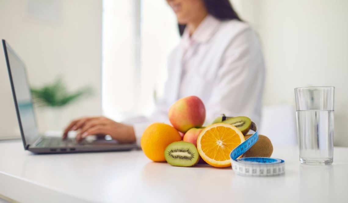 How To Become A Nutritionist | SkillsAndTech