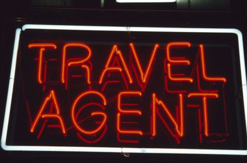 How To Become A Travel Agent | SkillsAndTech