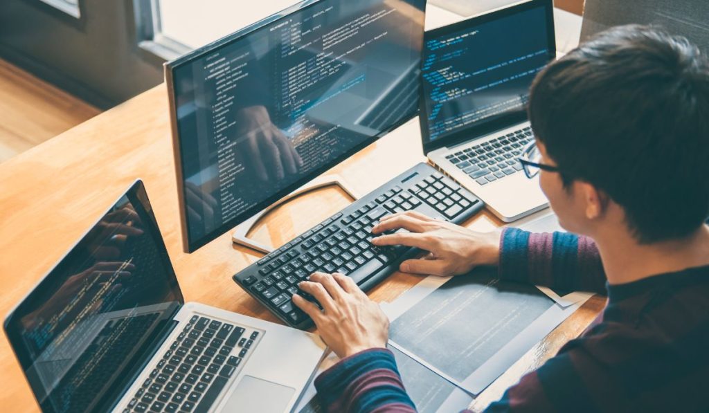 How To Become Software Developer | SkillsAndTech - SkillsAndTech