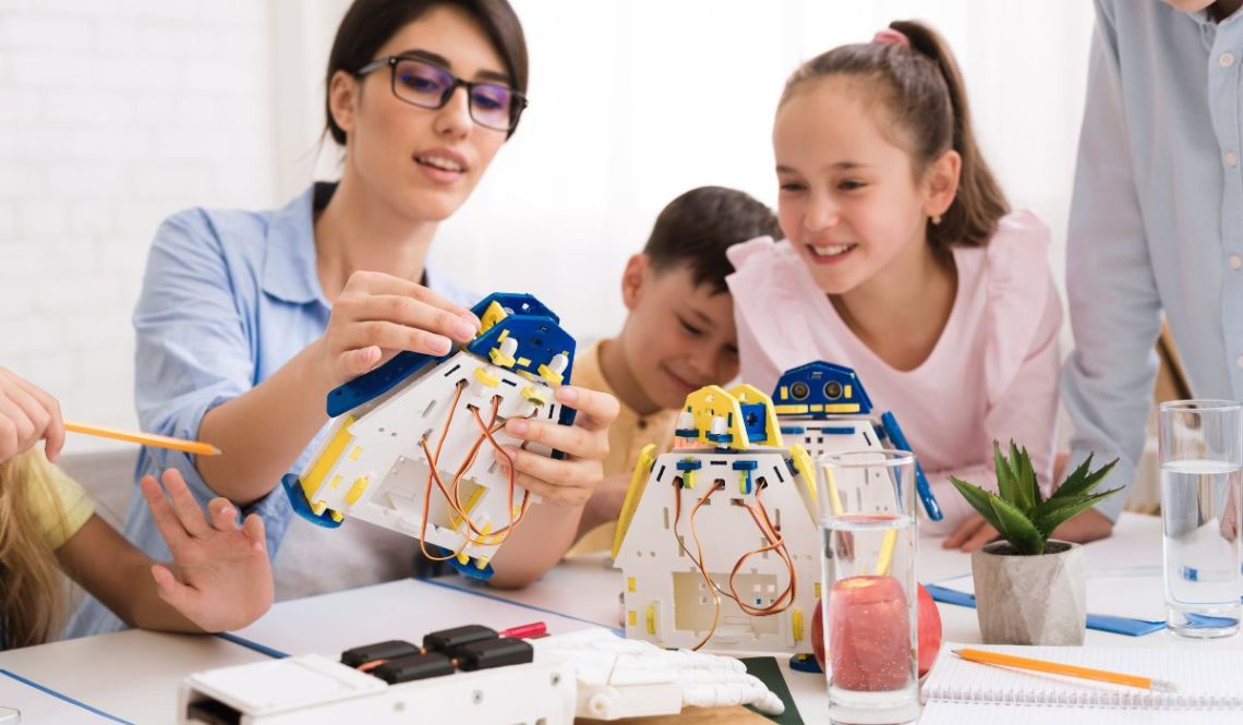 How To Become a STEM Teacher Complete Guide | SkillsAndTech