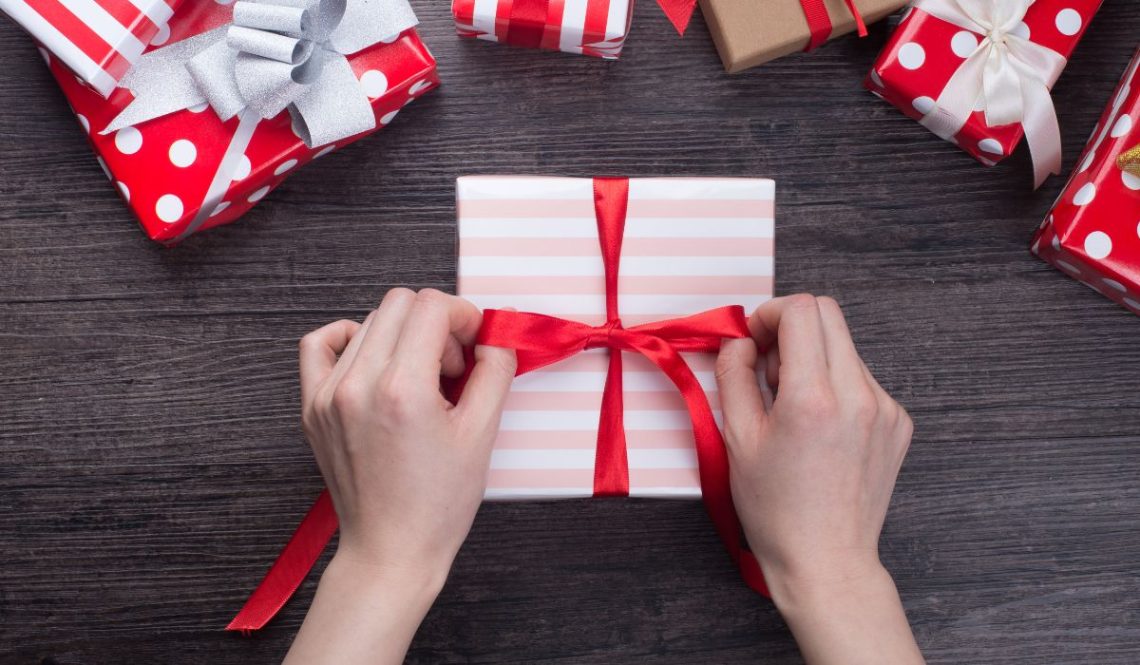 How To Start A Gift Wrapping Business | SkillsAndTech