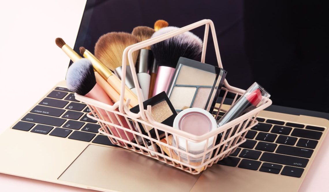 How to Start a Makeup Business | SkillsAndTech