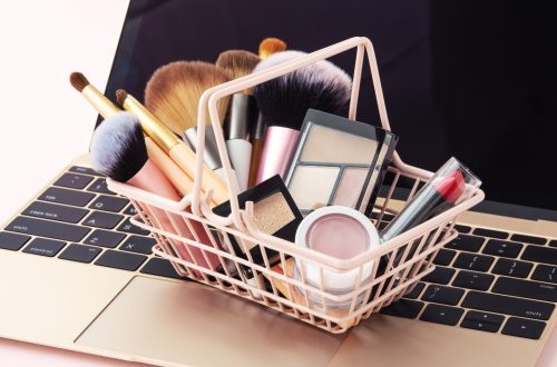How to Start a Makeup Business | SkillsAndTech