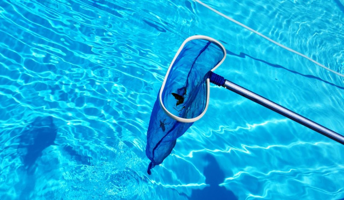 how-to-start-a-pool-cleaning-business-skillsandtech-skillsandtech