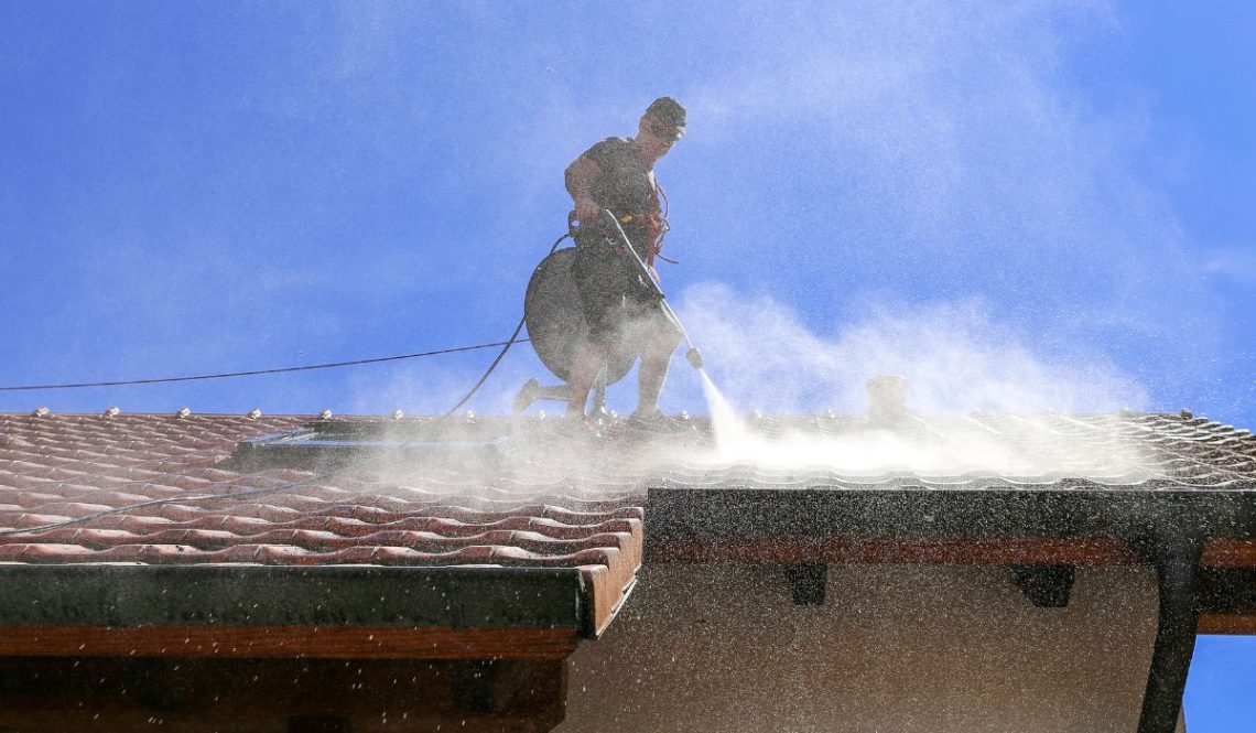 How To Start A Roof Cleaning Business | SkillsAndTech